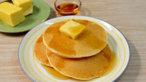 4. Pancake chay với sữa hạt