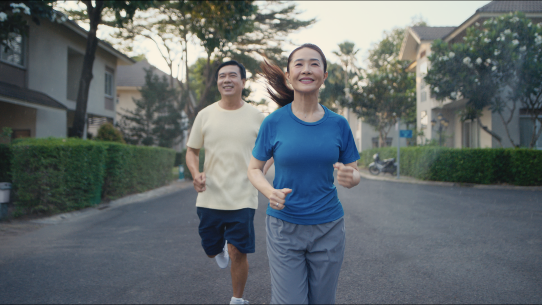 5 Quy Tắc Vàng Bảo Vệ Sức Khỏe Người Cao Tuổi Khi Trời Mưa Lạnh