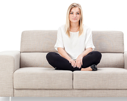 Ngồi Gập Chân Quá Lâu – Hại Khớp Nhiều Hơn Bạn Nghĩ