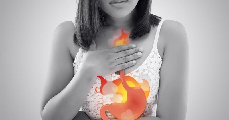 Vì Sao Bạn Hay Bị Ợ Chua Vào Ban Đêm?