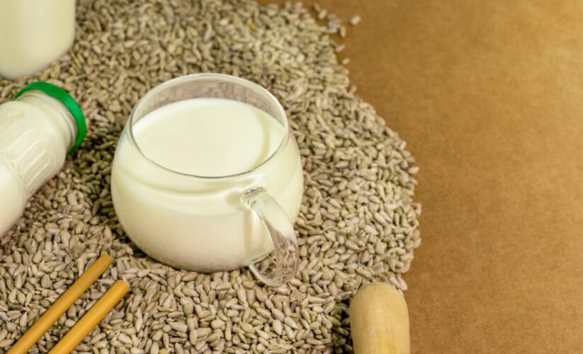 Khám Phá Lợi Ích Của Sữa Hạt Hướng Dương: Lựa Chọn Mới Lạ