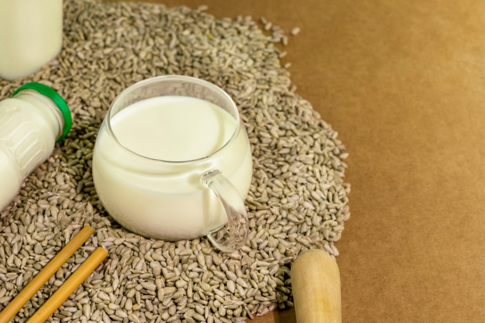 Khám Phá Lợi Ích Của Sữa Hạt Hướng Dương: Lựa Chọn Mới Lạ