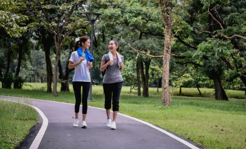 đi bộ hàng ngày