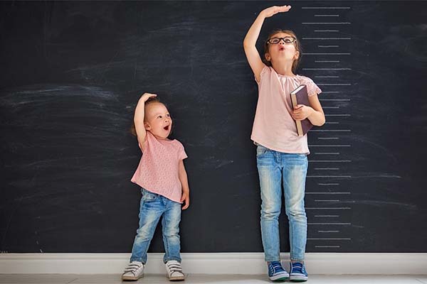 Trẻ chậm phát triển chiều cao phải làm sao? Lời khuyên cho cha mẹ