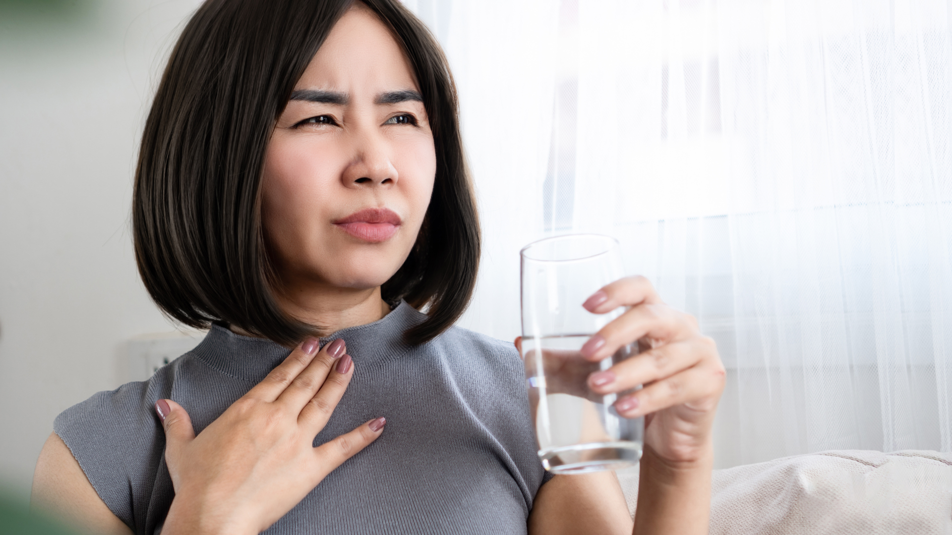 Vì Sao Khi Căng Thẳng, Bạn Có Xu Hướng Uống Nước Liên Tục?