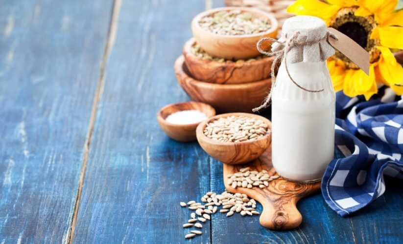 Sữa hạt hướng dương là một cách tuyệt vời để bổ sung Vitamin E.