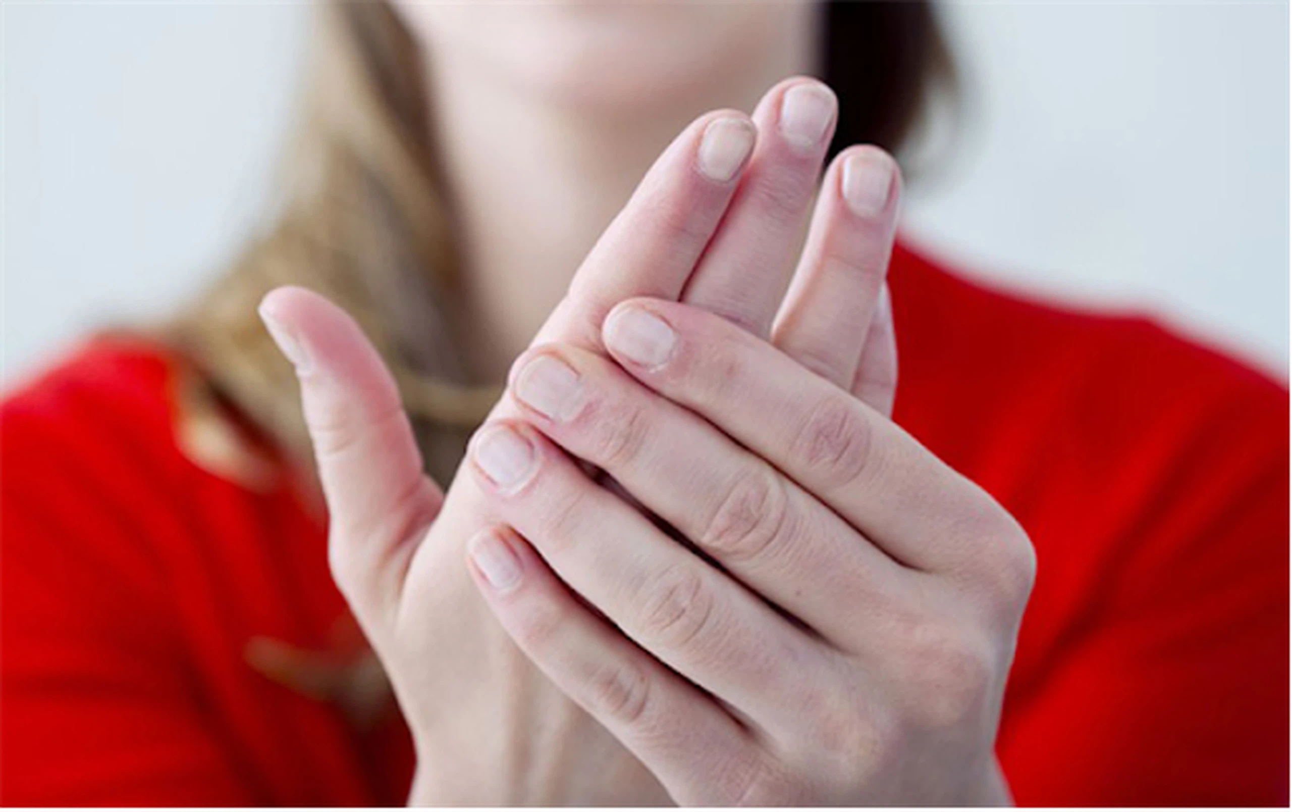 Tay Chân Lạnh Phải Làm Sao? 7 Bí Quyết Giữ Ấm Hiệu Quả