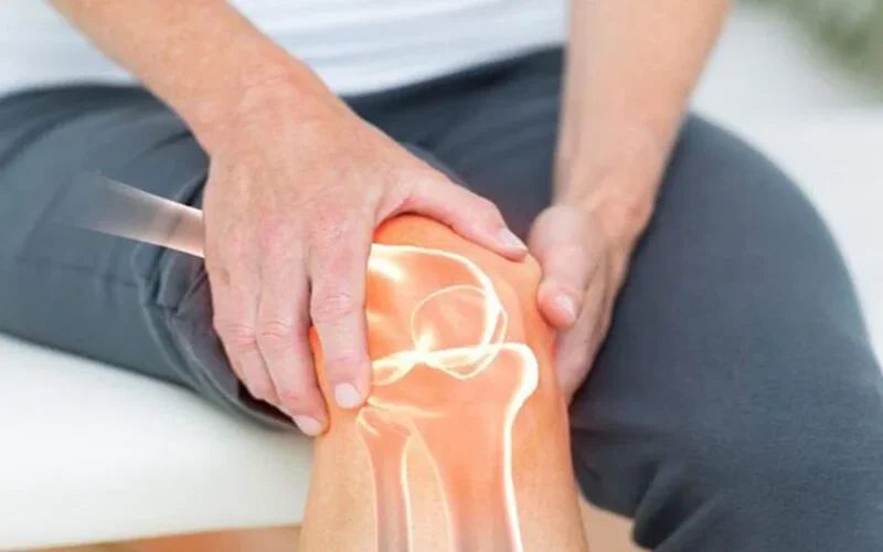 xuong-keu-rac-rac-o-nguoi-tre-1