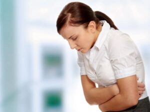 người trẻ mắc bệnh dạ dày