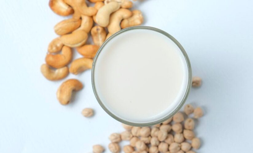 Cách Nấu Sữa Đậu Gà Hạt Điều Thơm Béo